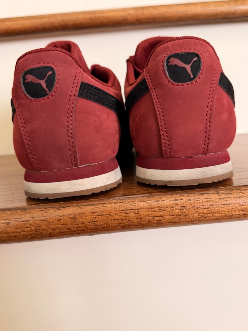 Puma Roma Men's Sneaker in Burgundy with Black Formstripe - Size 8.5 US - Picture 3 of 6